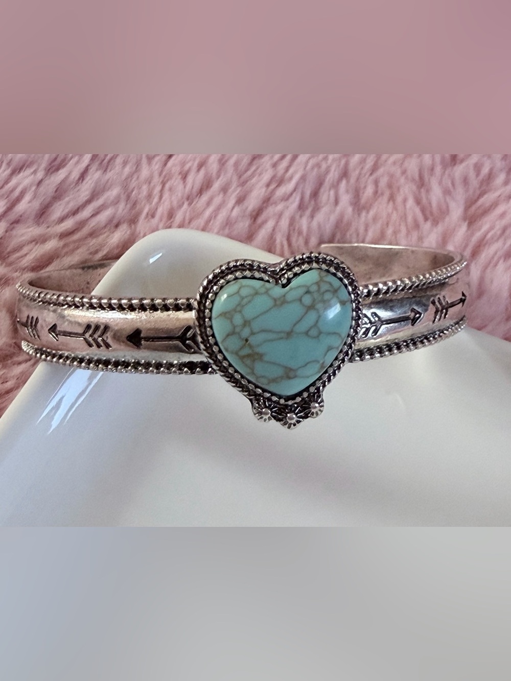 BANGLE BRACELET